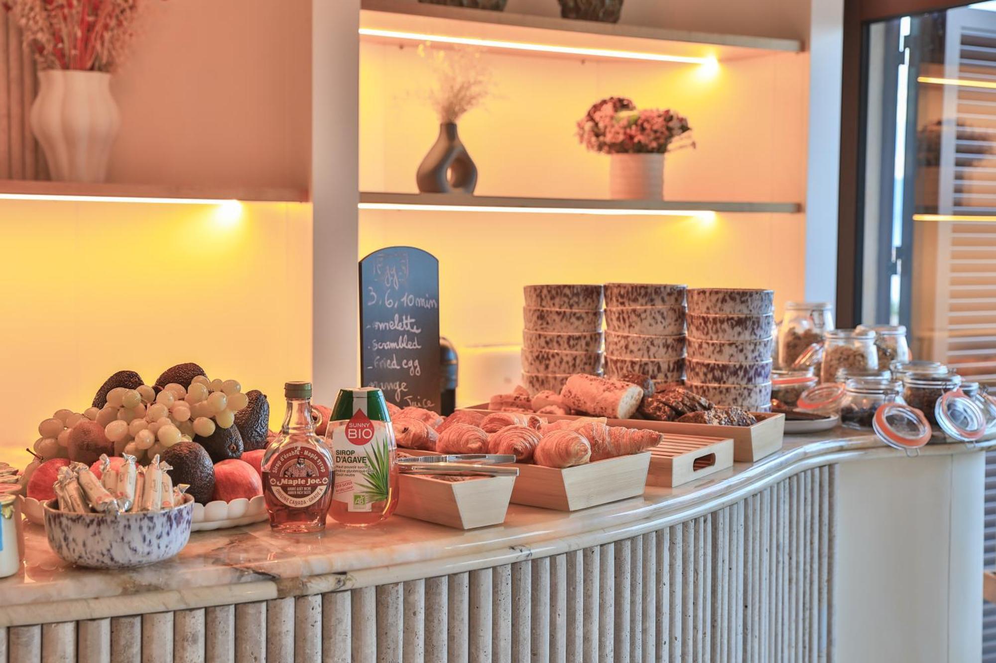 Tinah Saint-Tropez Hotel Luaran gambar