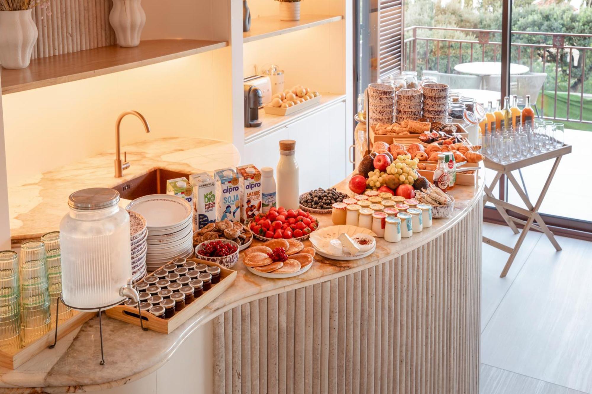 Tinah Saint-Tropez Hotel Luaran gambar