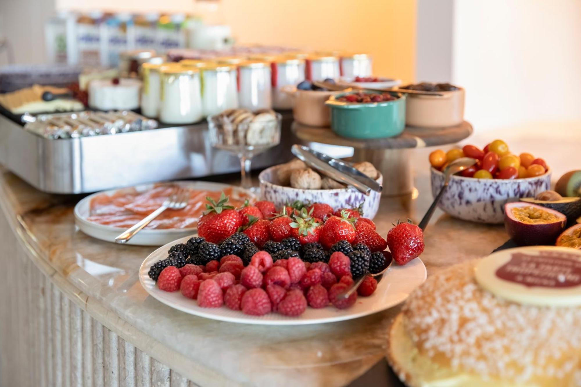 Tinah Saint-Tropez Hotel Luaran gambar
